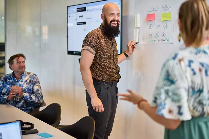 Colleague monitoring